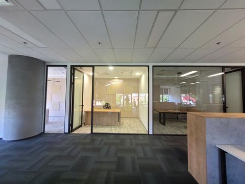 комерційна за адресою Болсуновська вул. (Сергія Струтинського), 13-15