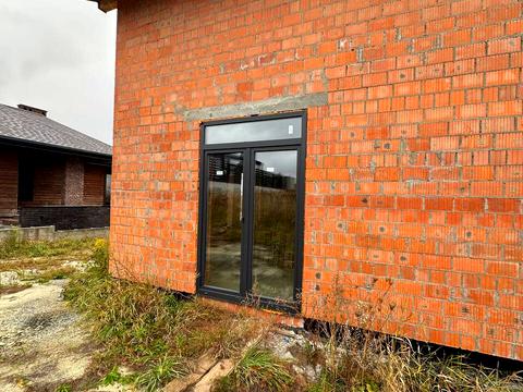 будинок за адресою с. Наварія, Яремчука