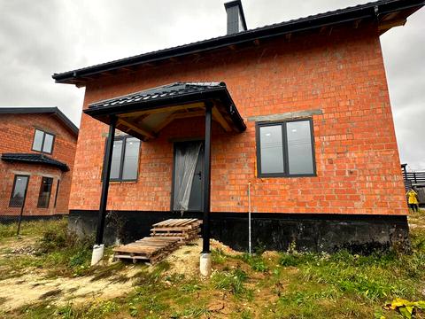 будинок за адресою с. Наварія, Яремчука