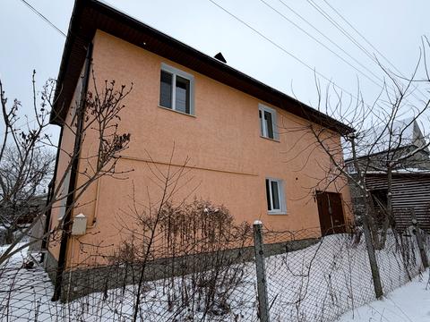 будинок за адресою Вишнева