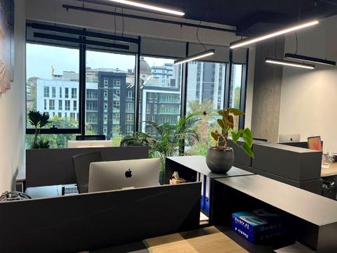 комерційна за адресою Болсуновська вул. (Сергія Струтинського), 13-15