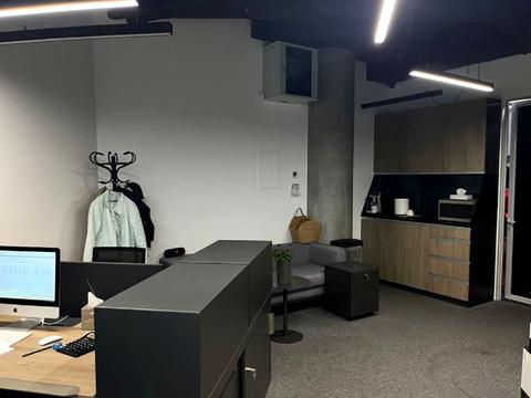 комерційна за адресою Болсуновська вул. (Сергія Струтинського), 13-15