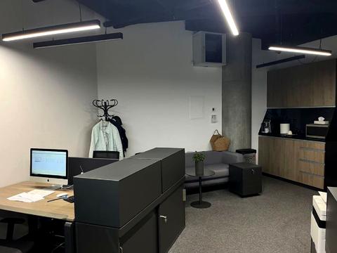 комерційна за адресою Болсуновська вул. (Сергія Струтинського), 13-15