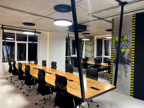 комерційна за адресою Андрія Верхогляда вул. (Михайла Драгомирова), 15