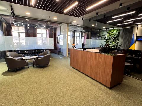 коммерческая по адресу Богдана Хмельницкого ул., 17