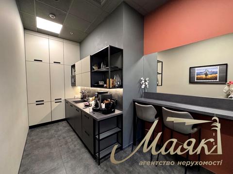 коммерческая по адресу Богдана Хмельницкого ул., 17