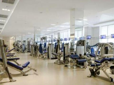 комерційна за адресою Андрія Верхогляда вул. (Михайла Драгомирова), 9