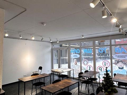 комерційна за адресою Малоголосківська вул., 37