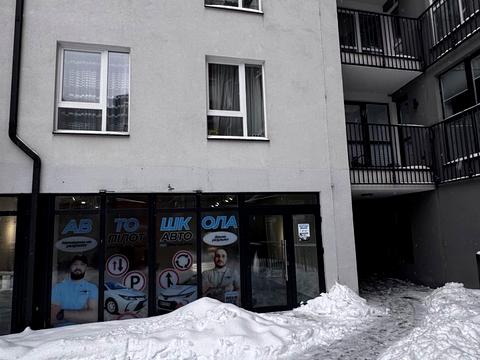 комерційна за адресою Малоголосківська вул., 37