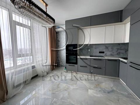 квартира за адресою Любомира Гузара просп. (Космонавта Комарова), 11