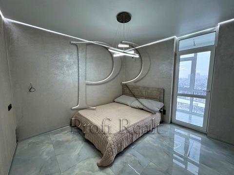 квартира за адресою Любомира Гузара просп. (Космонавта Комарова), 11