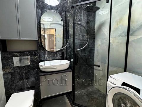 квартира за адресою Любомира Гузара просп. (Космонавта Комарова), 11