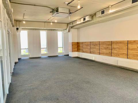 комерційна за адресою Мечникова вул., 19