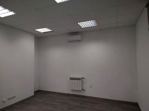 комерційна за адресою Георгія Нарбута просп. (Визволителів), 3