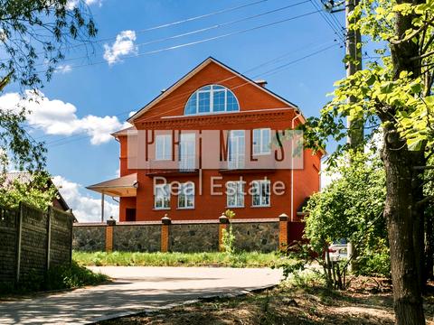 будинок за адресою Шкільна