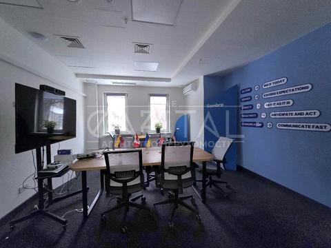 комерційна за адресою Басейна вул., 7В