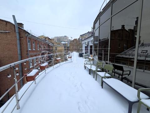 комерційна за адресою Басейна вул., 7В