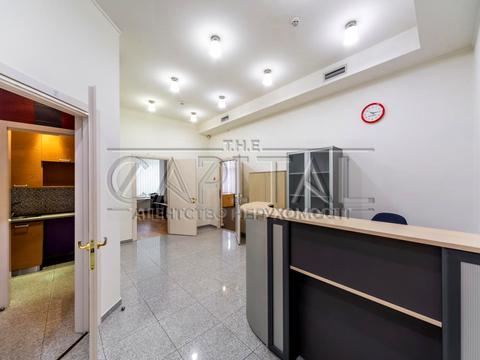 комерційна за адресою Київ, Володимирська вул., 49-А