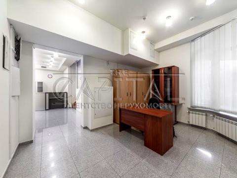 комерційна за адресою Київ, Володимирська вул., 49-А