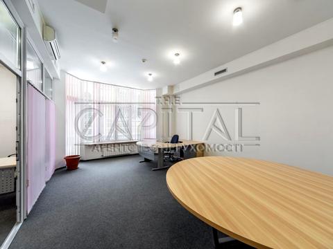 комерційна за адресою Київ, Володимирська вул., 49-А