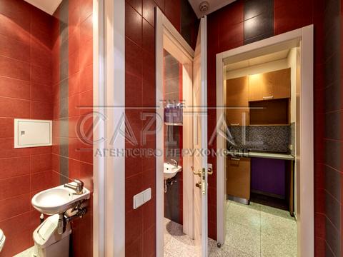 комерційна за адресою Київ, Володимирська вул., 49-А