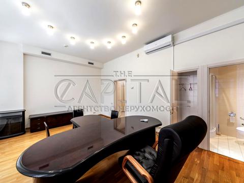 комерційна за адресою Київ, Володимирська вул., 49-А