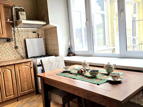 квартира за адресою Богдана Хмельницького вул., 10