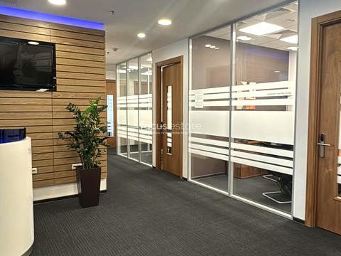 комерційна за адресою Київ, Спортивна пл., 1а