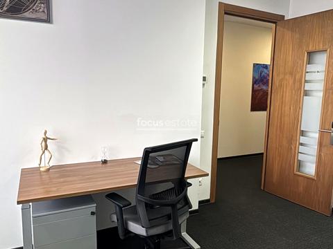 комерційна за адресою Київ, Спортивна пл., 1а