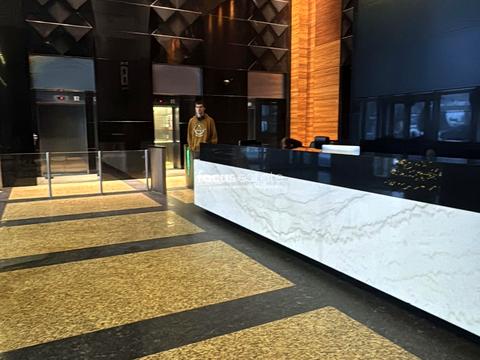 комерційна за адресою Київ, Спортивна пл., 1а