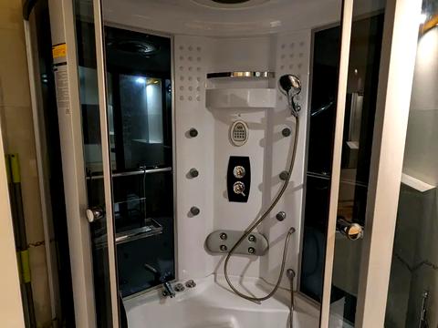 квартира за адресою Дніпровська набережна вул., 1