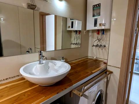 квартира за адресою Дніпровська набережна вул., 1