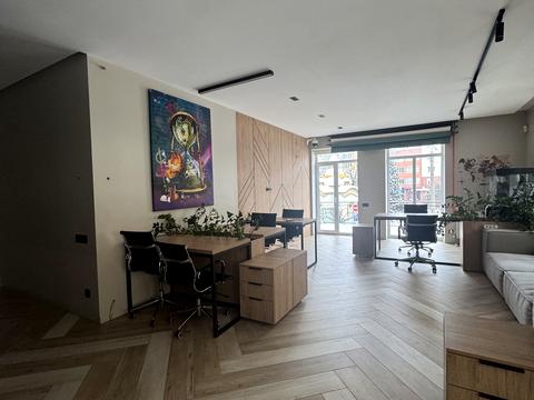 комерційна за адресою Вовчинецька вул., 169