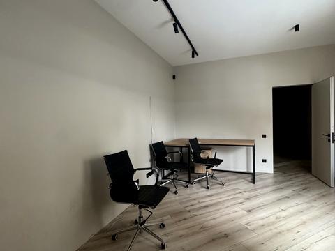 комерційна за адресою Вовчинецька вул., 169