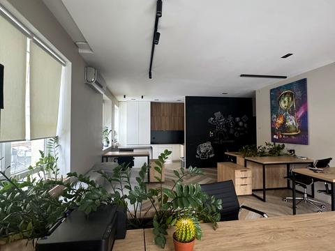 комерційна за адресою Вовчинецька вул., 169