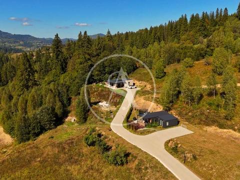 будинок за адресою Миколи Устияновича вул.