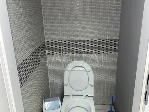 комерційна за адресою Дніпровська набережна вул., 19