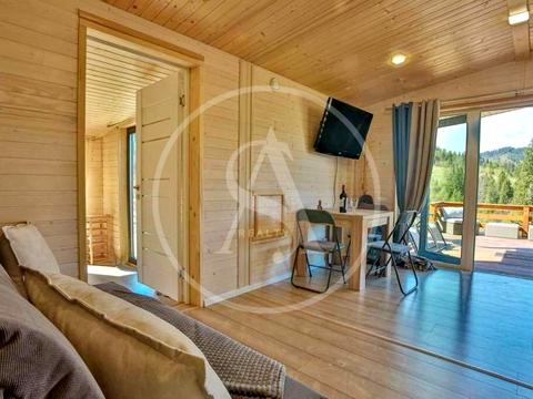 будинок за адресою Миколи Устияновича вул.