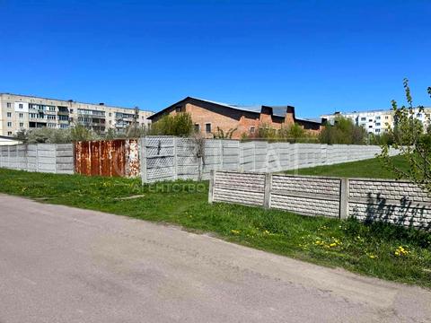 комерційна за адресою Небесної Сотні вул. (Паризької Комуни), 4