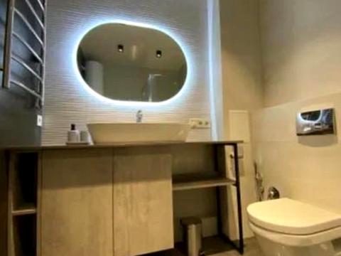 квартира за адресою В'ячеслава Чорновола вул., 27