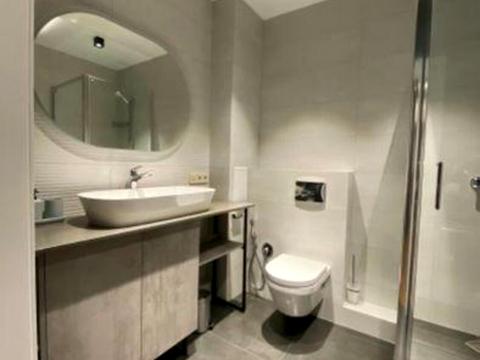 квартира за адресою В'ячеслава Чорновола вул., 27