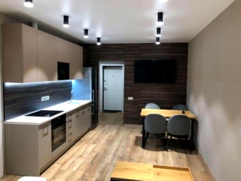 квартира за адресою В'ячеслава Чорновола вул., 27