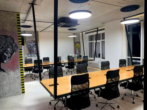 коммерческая по адресу Андрея Верхогляда ул. (Михайла Драгомирова), 15-А