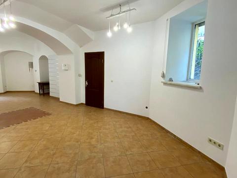 комерційна за адресою Володимира Винниченка вул. (), 4