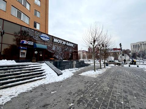 комерційна за адресою Павла Нірінберга вул. (Баумана), 10-Б