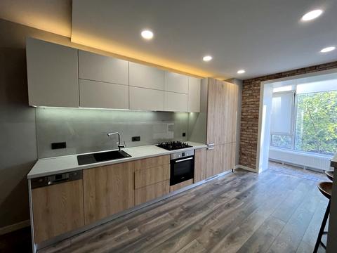 квартира за адресою Левка Лук'яненка вул. (Василя Жуковського), 16, 18, 20, 24