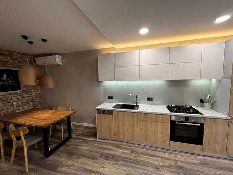 квартира за адресою Левка Лук'яненка вул. (Василя Жуковського), 16, 18, 20, 24