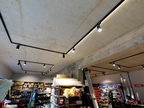 комерційна за адресою Загорська вул., 122