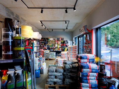 комерційна за адресою Загорська вул., 122