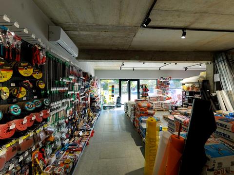 комерційна за адресою Загорська вул., 122